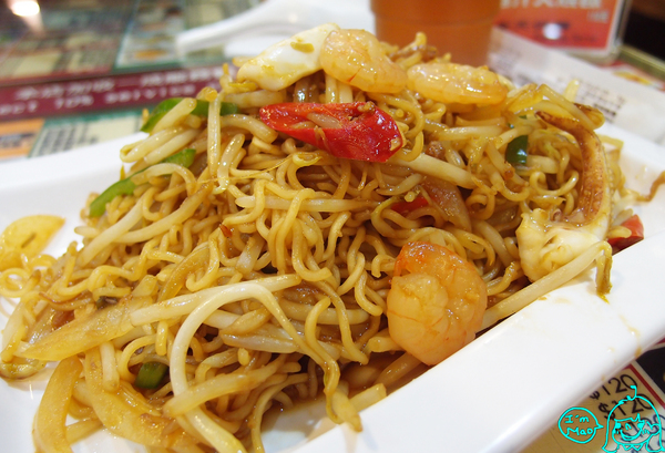 Hong Kong 茶水攤：【台北/東區】來自香港的茶餐廳~CP值很高的「茶水攤」(延吉店)