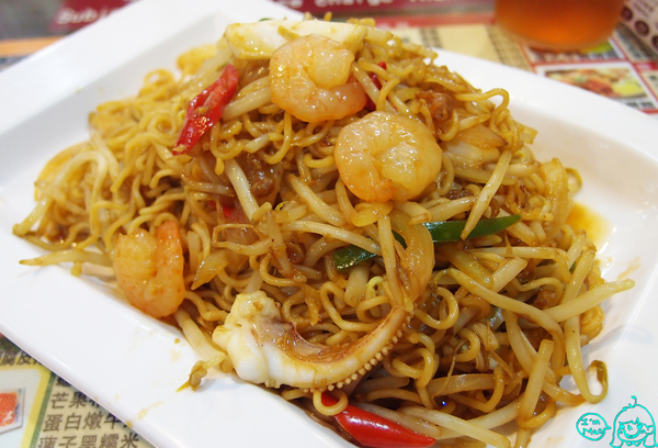 Hong Kong 茶水攤：【台北/東區】來自香港的茶餐廳~CP值很高的「茶水攤」(延吉店)