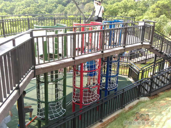 青青草原10-雙層觀景遊戲平台