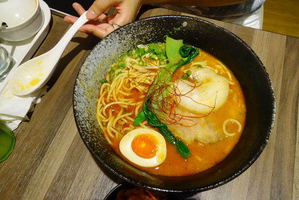 麵屋輝(台北店):麵屋輝 ~ 好吃濃郁的日式拉麵 -捷運松江南京站