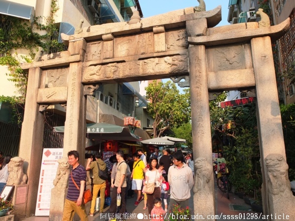 府中街:【旅行遊記。台南中西區】台南府中街。古今融合再造老街新風格 與喧鬧車水馬龍的短暫隔離