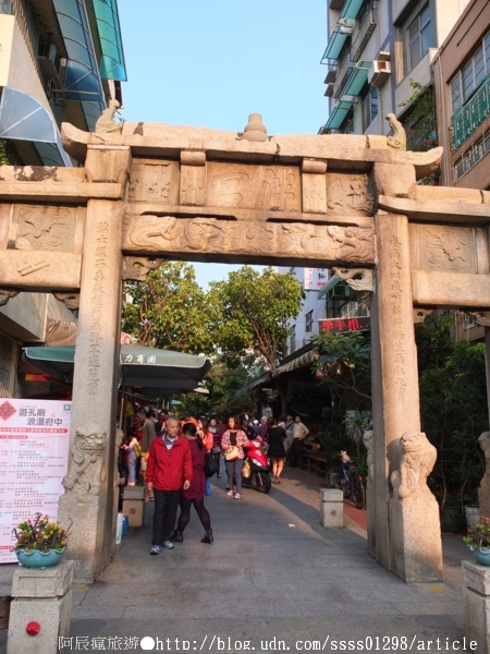 府中街:【旅行遊記。台南中西區】台南府中街。古今融合再造老街新風格 與喧鬧車水馬龍的短暫隔離