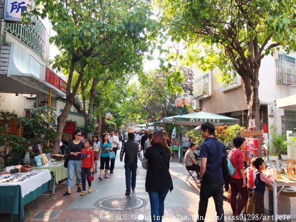 府中街:【旅行遊記。台南中西區】台南府中街。古今融合再造老街新風格 與喧鬧車水馬龍的短暫隔離