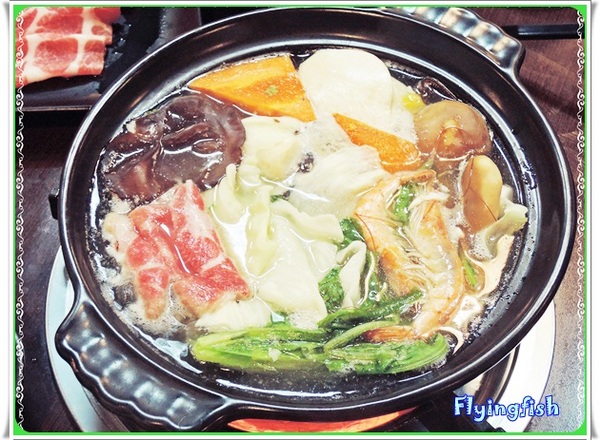 菇菇茶米館：✜歡樂連連滴創意五色飯糰DIY及菇鍋美食體驗－宜蘭「菇菇茶米館」