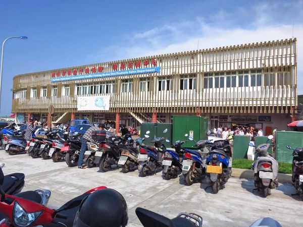 【桃園旅遊】竹圍漁港一日遊-超大新鮮海產與眺望飛機降落