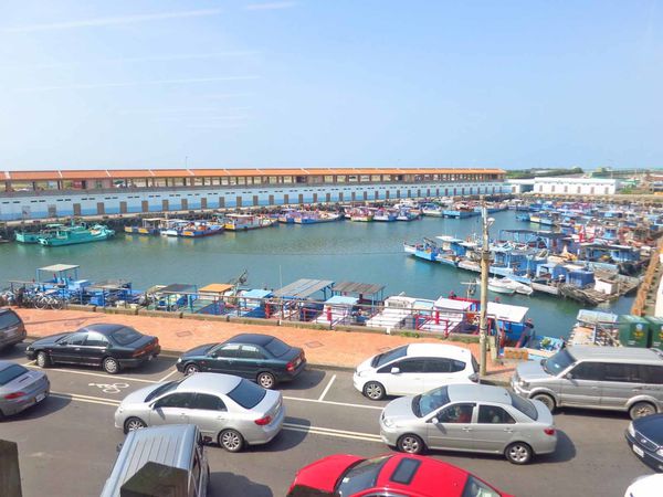 【桃園旅遊】竹圍漁港一日遊-超大新鮮海產與眺望飛機降落