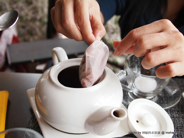 米克諾斯花園餐廳:【食記】田野中的失落莊園 @ 南投-中興新村-Mykonos 米克諾斯-經典品味花園