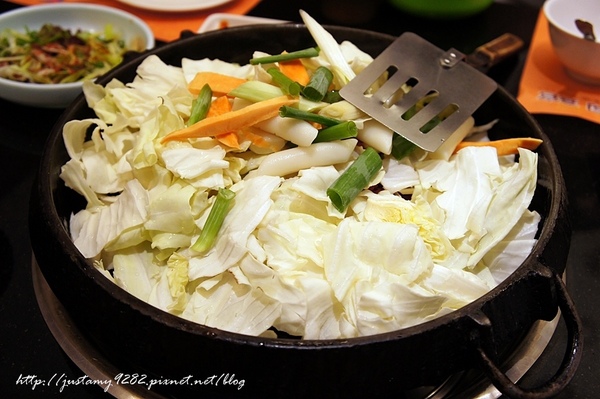 明洞館韓式居酒屋(二館):食記 ☞ 台北市/大安區 ▍明洞館2館 ▍浩浩蕩蕩一行人, 說走就走之『韓式料理』行!!! (嘿嘿~ 終於被我吃到了吧!!!