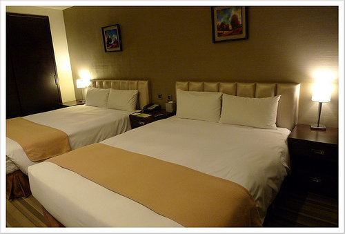 高雄商旅 URBAN HOTEL 33：201308142010高雄商旅--簡單、乾淨又交通便利