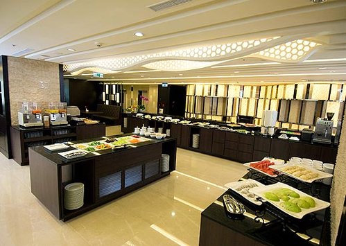 高雄商旅 URBAN HOTEL 33：201308142010高雄商旅--簡單、乾淨又交通便利