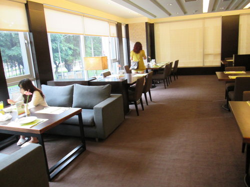 高雄商旅 URBAN HOTEL 33：201308142010高雄商旅--簡單、乾淨又交通便利