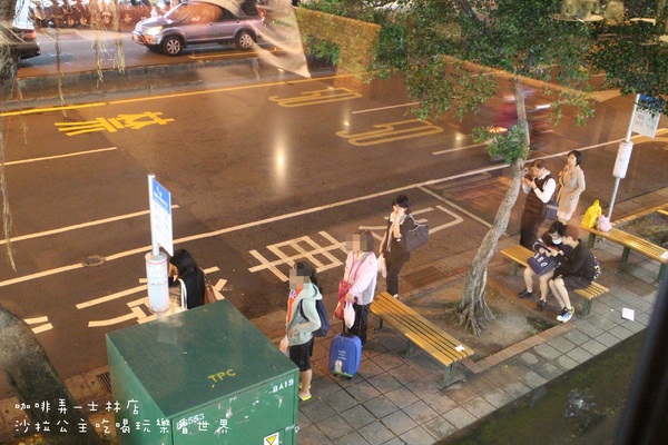 咖啡弄(士林店):台灣之光知名下午茶『咖啡弄-士林店』鬆餅/三明治/士林捷運站