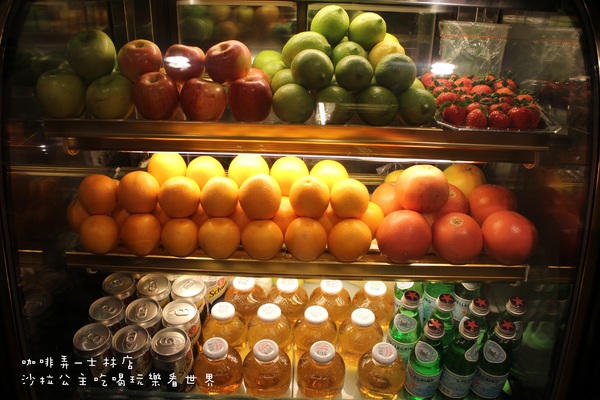 咖啡弄(士林店):台灣之光知名下午茶『咖啡弄-士林店』鬆餅/三明治/士林捷運站