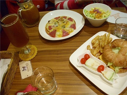 正 - 大安區的貓咪先生的朋友)