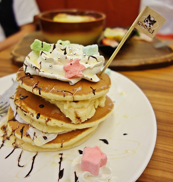 貓咪先生的朋友:貓咪先生的朋友+東區+忠孝東路+好華麗煎餅塔+朋友聚會+下午茶+吃吃喝喝+鄉村風格+木質系列+貓+寵物店+蝴蝶麵+溫馨+幸福+貓奴