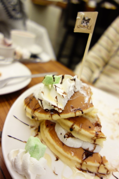 貓咪先生的朋友:貓咪先生的朋友+東區+忠孝東路+好華麗煎餅塔+朋友聚會+下午茶+吃吃喝喝+鄉村風格+木質系列+貓+寵物店+蝴蝶麵+溫馨+幸福+貓奴