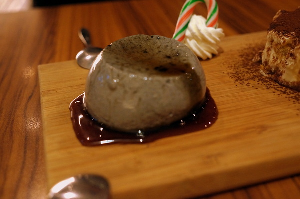 貓咪先生的朋友:(胖樺食記)台北市忠孝復興捷運站愛貓者的天堂「貓咪先生的朋友」。提供早午餐漢堡輕食下午茶及輕鬆環境。