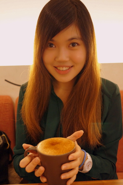 貓咪先生的朋友:(胖樺食記)台北市忠孝復興捷運站愛貓者的天堂「貓咪先生的朋友」。提供早午餐漢堡輕食下午茶及輕鬆環境。