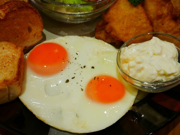 貓咪先生的朋友:【貓咪先生的朋友】 料多實在的豐盛早午餐 !! 貓咪乖巧 環境溫馨