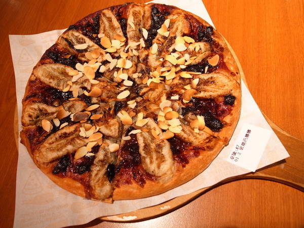 Vasa Pizzeria 瓦薩比薩(中山店)：＜台北｜中山＞你吃過用＂鏟＂的比薩嗎～瓦薩比薩(中山店)