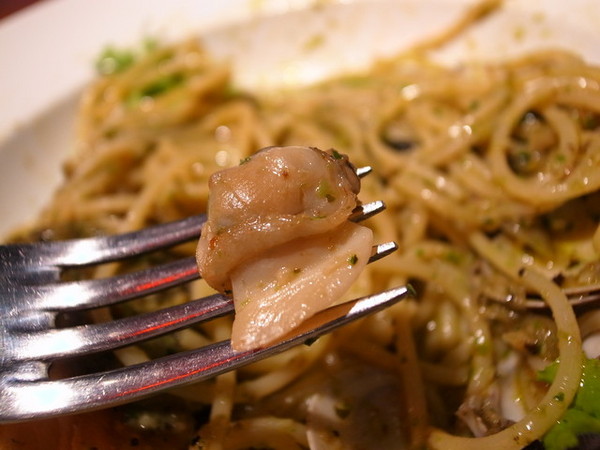 Vasa Pizzeria 瓦薩比薩(中山店)：＜台北｜中山＞你吃過用＂鏟＂的比薩嗎～瓦薩比薩(中山店)