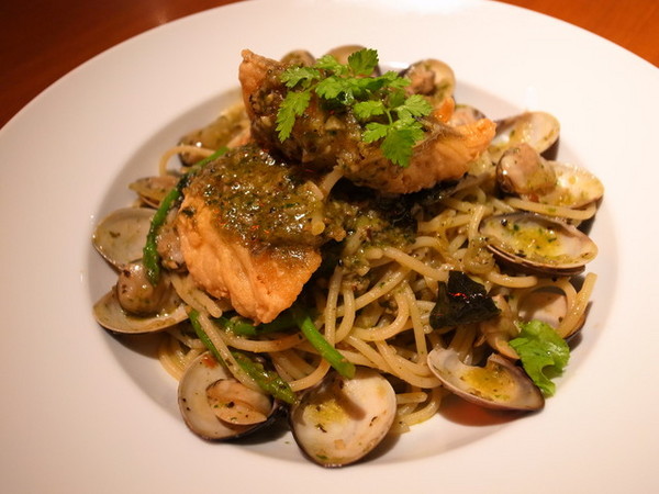 Vasa Pizzeria 瓦薩比薩(中山店)：＜台北｜中山＞你吃過用＂鏟＂的比薩嗎～瓦薩比薩(中山店)