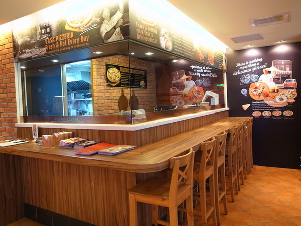 Vasa Pizzeria 瓦薩比薩(中山店)：＜台北｜中山＞你吃過用＂鏟＂的比薩嗎～瓦薩比薩(中山店)