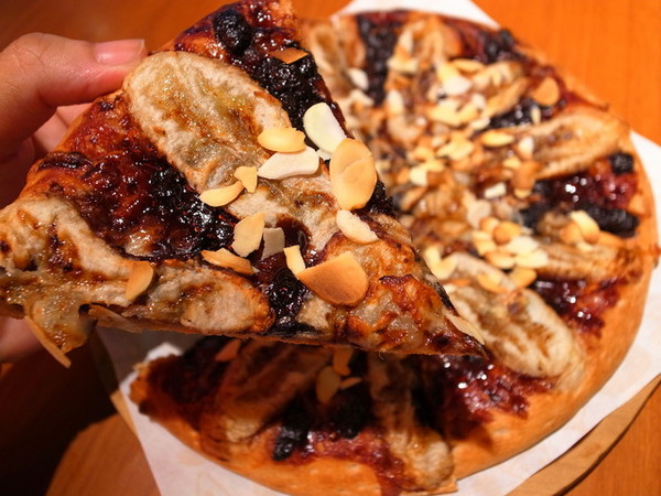 Vasa Pizzeria 瓦薩比薩(中山店)：＜台北｜中山＞你吃過用＂鏟＂的比薩嗎～瓦薩比薩(中山店)