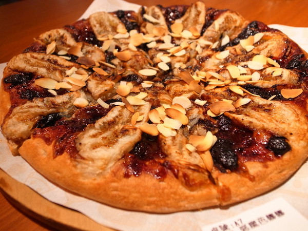 Vasa Pizzeria 瓦薩比薩(中山店)：＜台北｜中山＞你吃過用＂鏟＂的比薩嗎～瓦薩比薩(中山店)