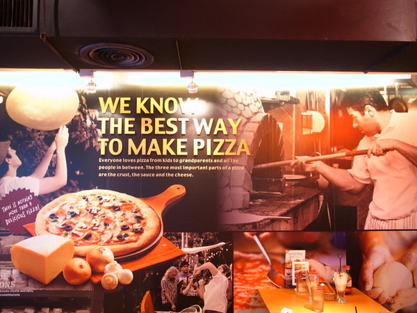 Vasa Pizzeria 瓦薩比薩(中山店)：＜台北｜中山＞你吃過用＂鏟＂的比薩嗎～瓦薩比薩(中山店)