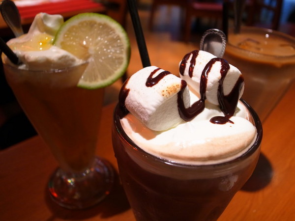 Vasa Pizzeria 瓦薩比薩(中山店)：＜台北｜中山＞你吃過用＂鏟＂的比薩嗎～瓦薩比薩(中山店)