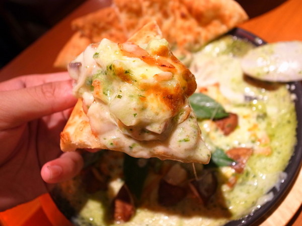 Vasa Pizzeria 瓦薩比薩(中山店)：＜台北｜中山＞你吃過用＂鏟＂的比薩嗎～瓦薩比薩(中山店)