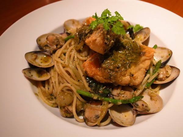 Vasa Pizzeria 瓦薩比薩(中山店)：＜台北｜中山＞你吃過用＂鏟＂的比薩嗎～瓦薩比薩(中山店)