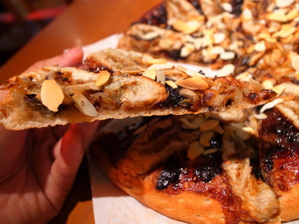 Vasa Pizzeria 瓦薩比薩(中山店)：＜台北｜中山＞你吃過用＂鏟＂的比薩嗎～瓦薩比薩(中山店)