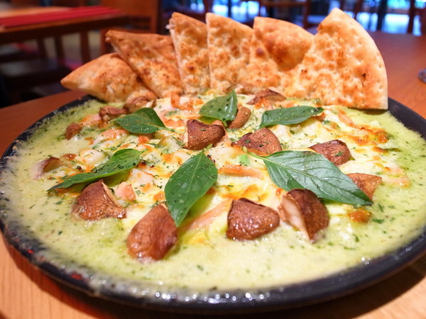 Vasa Pizzeria 瓦薩比薩(中山店)：＜台北｜中山＞你吃過用＂鏟＂的比薩嗎～瓦薩比薩(中山店)