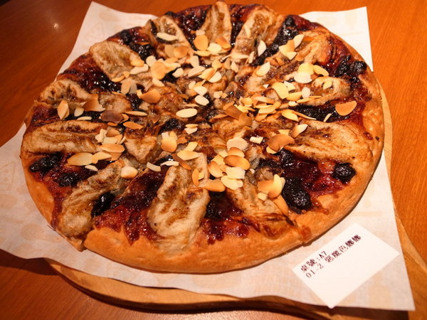 Vasa Pizzeria 瓦薩比薩(中山店)：＜台北｜中山＞你吃過用＂鏟＂的比薩嗎～瓦薩比薩(中山店)
