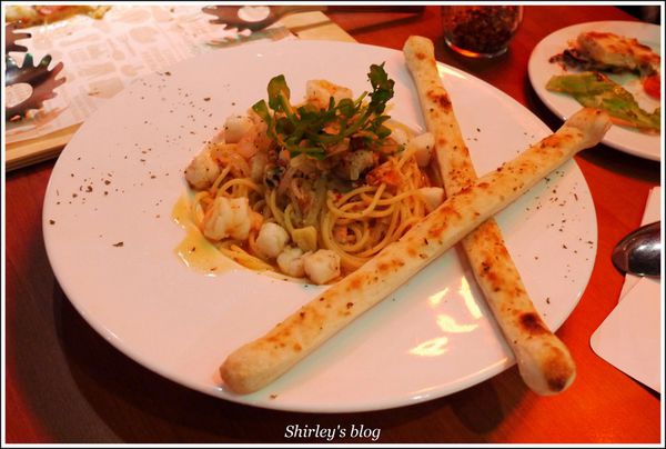 Vasa Pizzeria 瓦薩比薩(中山店)：捷運中山站.Vasa Pizzeria 瓦薩比薩中山店