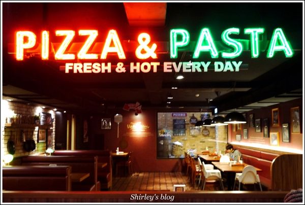 Vasa Pizzeria 瓦薩比薩(中山店)：捷運中山站.Vasa Pizzeria 瓦薩比薩中山店