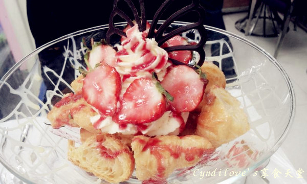 Alice Cafe 愛麗絲咖啡:【台北下午茶】另一種蜜糖吐司超大法式蜜糖吐司杯*Alice Cafe 愛麗絲咖啡