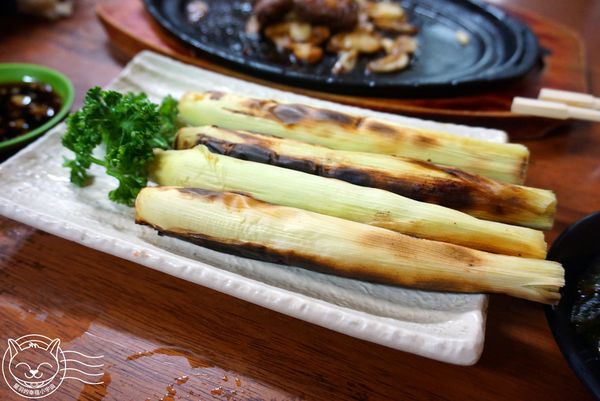 獅兄弟風味小酒館：※ 獅兄弟風味小酒館 ※ 平價消費神級享受，超新鮮辣沙公麵線和黃金海鮮鍋，沒吃過真的會後悔~!!!!