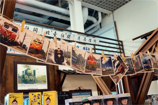 台鐵新烏日文創商圈：[台中追五月天小旅行]台中 新烏日火車站~火車票卡座位&百萬車票機器人