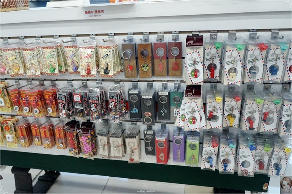 台鐵新烏日文創商圈：[台中追五月天小旅行]台中 新烏日火車站~火車票卡座位&百萬車票機器人