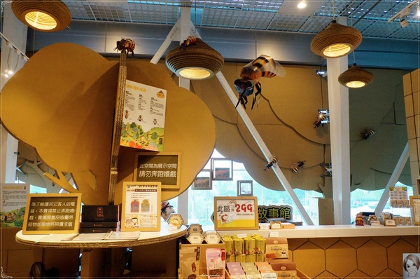 台鐵新烏日文創商圈：[台中追五月天小旅行]台中 新烏日火車站~火車票卡座位&百萬車票機器人