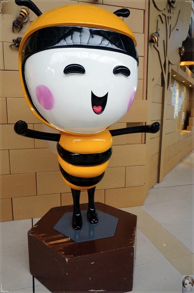 台鐵新烏日文創商圈：[台中追五月天小旅行]台中 新烏日火車站~火車票卡座位&百萬車票機器人