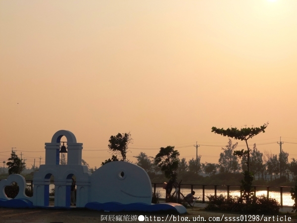 北門婚紗美地文創園區：【旅行遊記。台南北門區】北門遊客中心& 北門婚紗美地。美到爆表的彩繪藝術 幸福夢幻超人氣拍照景點