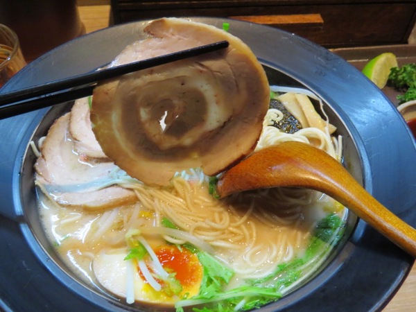 樂麵屋(西門店):會讓人差點把碗舔光的拉麵【台北西門町/樂麵屋】