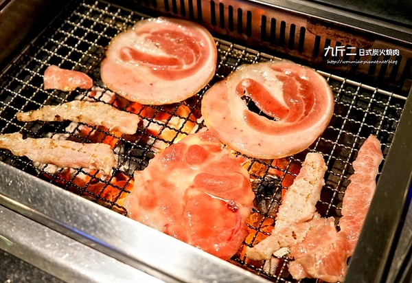 九斤二日式無煙燒肉(市民店):【市民大道美食/燒肉/燒烤吃到飽推薦】食材新鮮, 一年四季都可爽快大口吃燒肉火鍋的好去處! ✿✿ 九斤二日式無煙燒肉 ✿✿ (完整菜單)