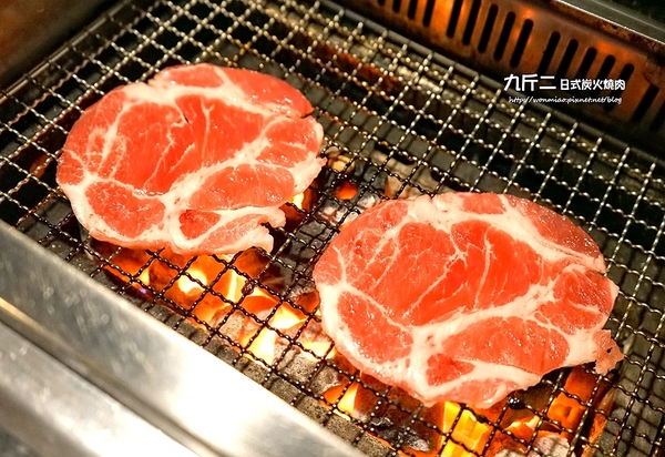 九斤二日式無煙燒肉(市民店):【市民大道美食/燒肉/燒烤吃到飽推薦】食材新鮮, 一年四季都可爽快大口吃燒肉火鍋的好去處! ✿✿ 九斤二日式無煙燒肉 ✿✿ (完整菜單)
