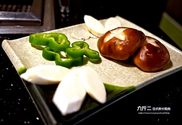 九斤二日式無煙燒肉(市民店):【市民大道美食/燒肉/燒烤吃到飽推薦】食材新鮮, 一年四季都可爽快大口吃燒肉火鍋的好去處! ✿✿ 九斤二日式無煙燒肉 ✿✿ (完整菜單)