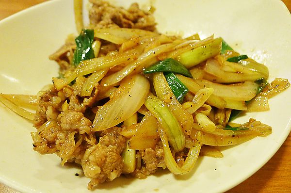 鮨壽司大眾食堂：三重-瞬間擄獲芳心的毛毛蟲壽司~鮨壽司